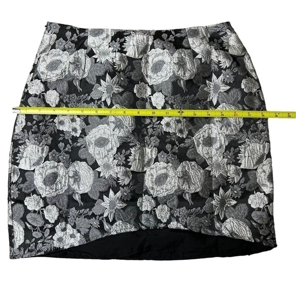 Kourt Tela Black Silver Floral Matching Set Skirt and Crop Top Size Small - Picture 16 of 16